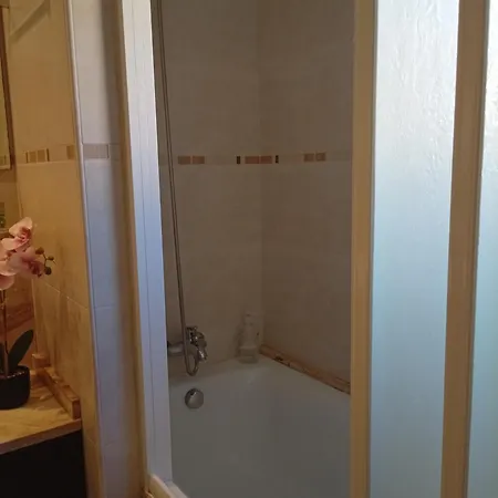 Chambre, Salle De Bain Privee 3* Figueres (Girona)